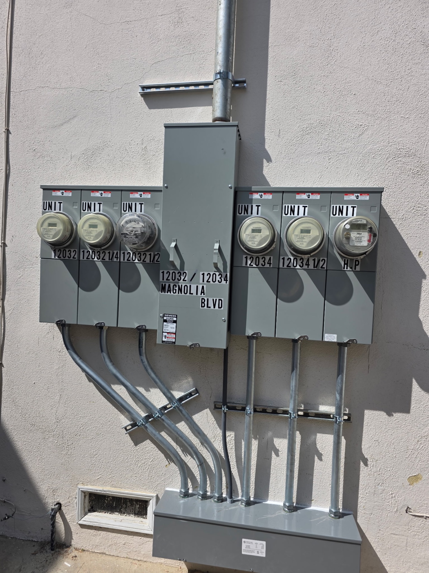 Multi-Unit Meter Stack — Magnolia Blvd