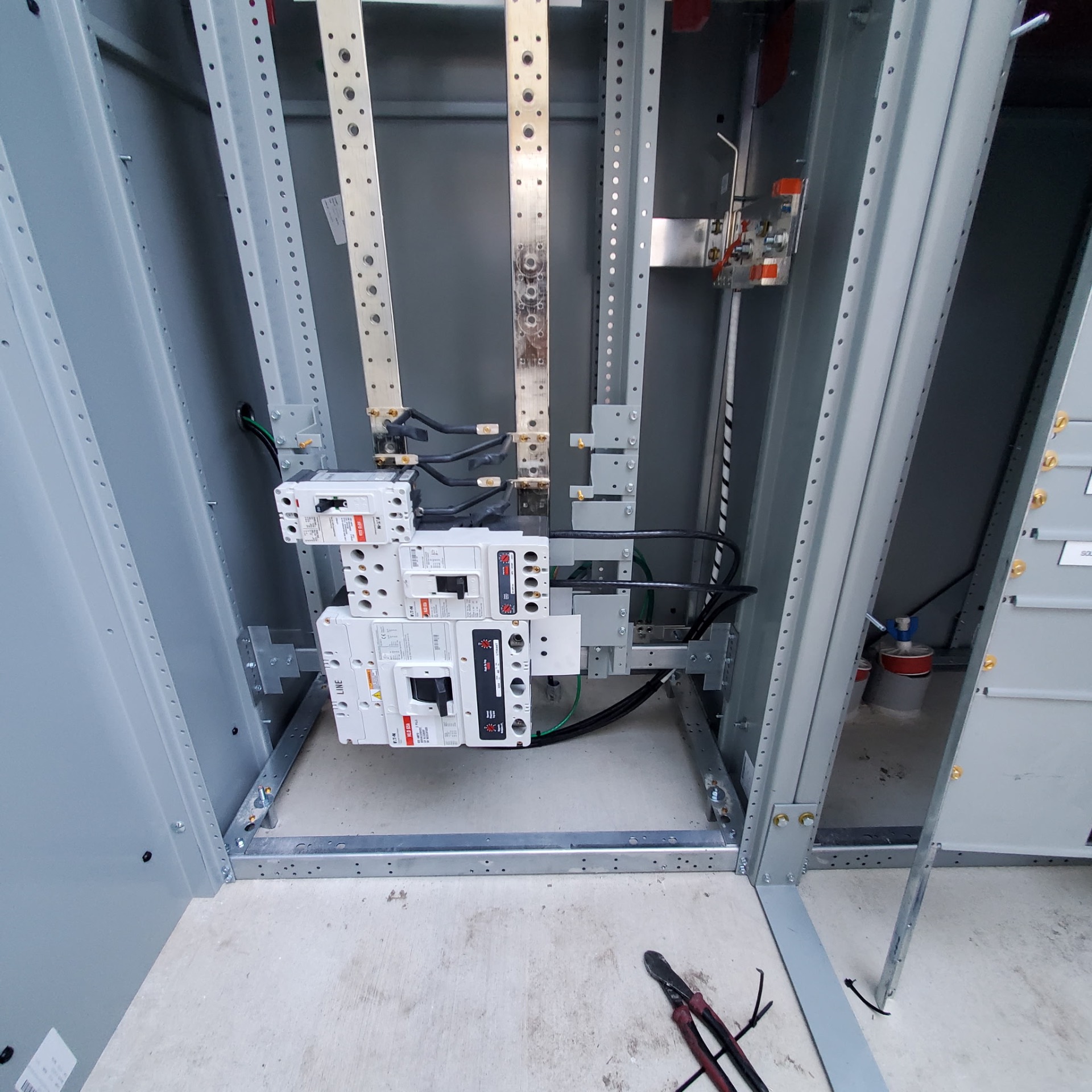 Main Breakers & Distribution